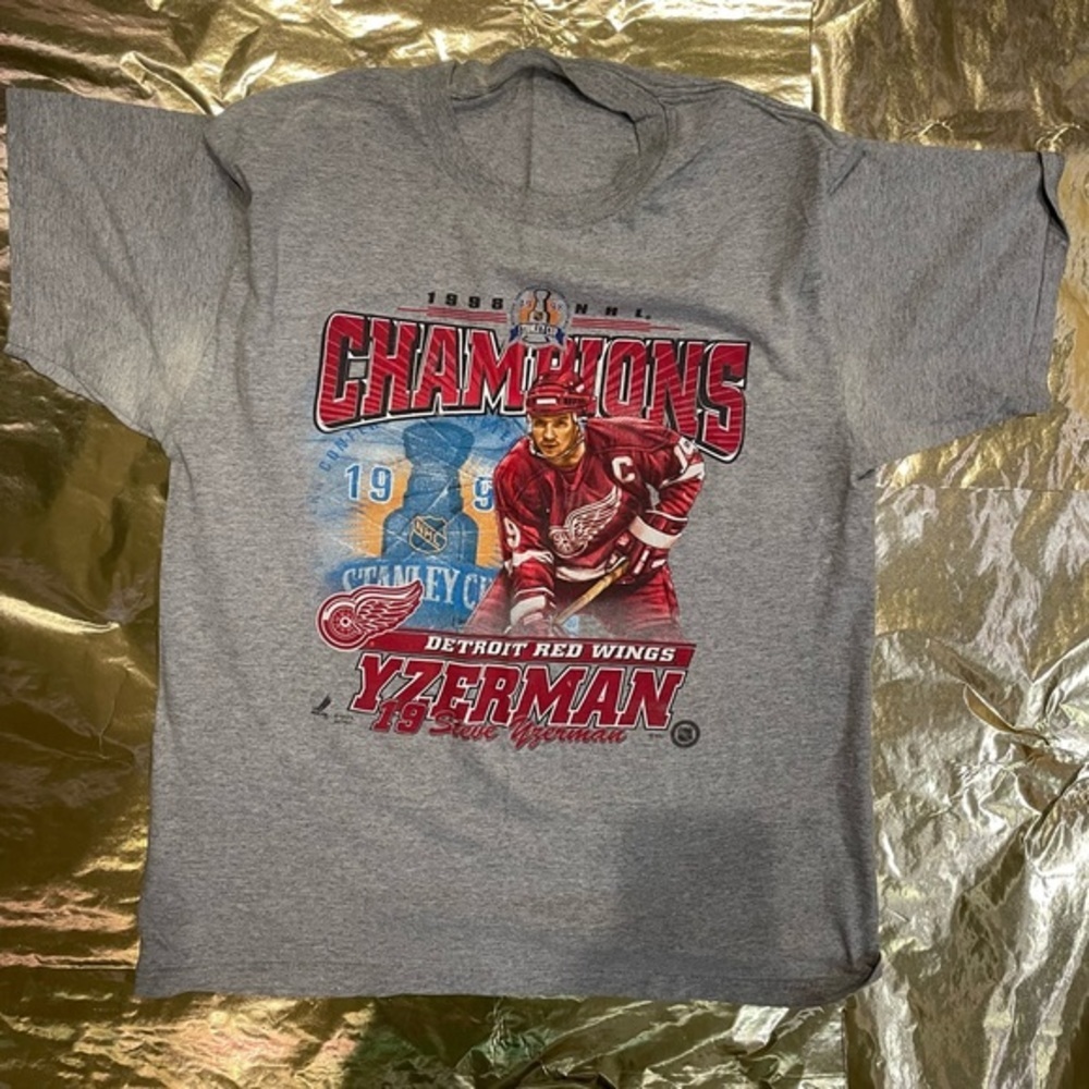 90’s Redwings Yzerman shirt